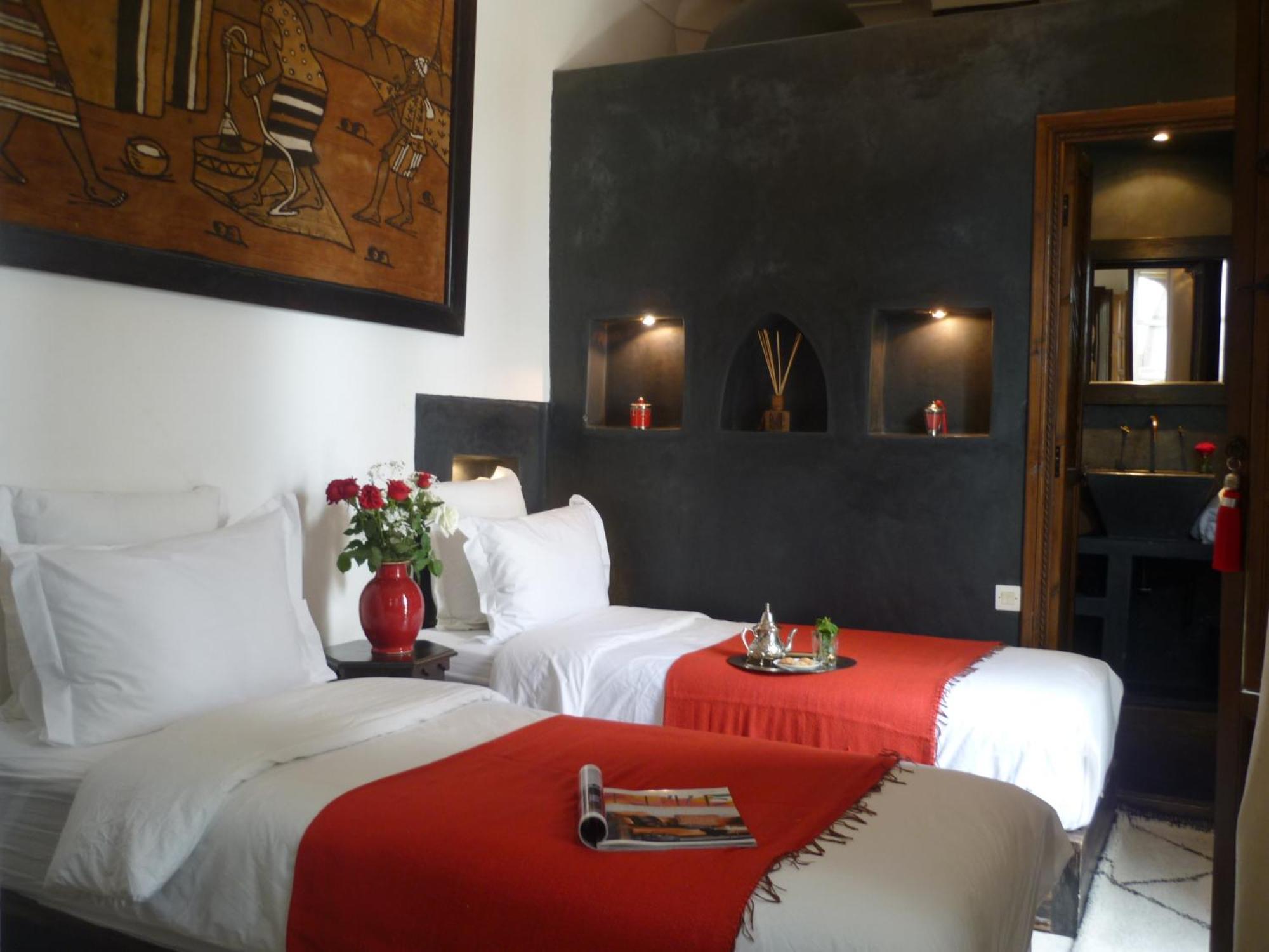 Carbone Double Room with Private Bathroom